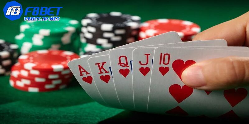 Game đánh bài online: Sân chơi thỏa mãn đam mê trí tuệ